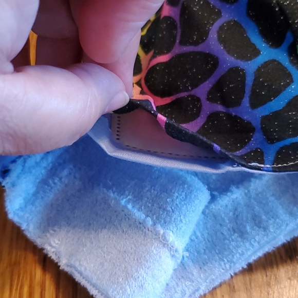 Handmade Face Mask medium 22" - 28" with filter - Picture 3 of 4